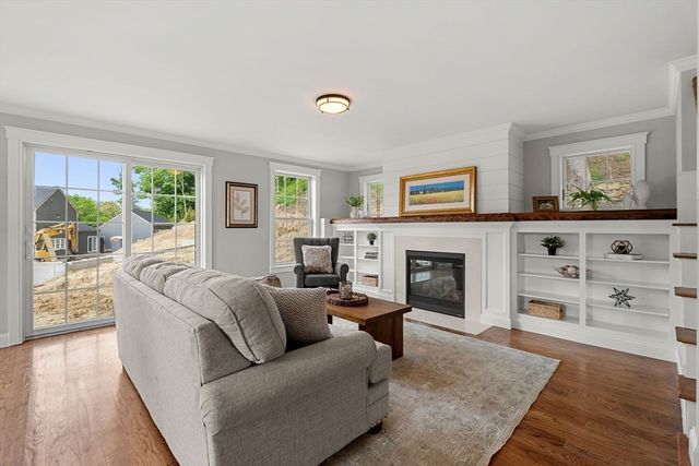 6 Monroe Street, Amesbury, MA 01913