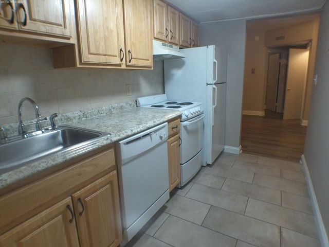 1862 Beacon St 1-B3, Boston, MA 02445