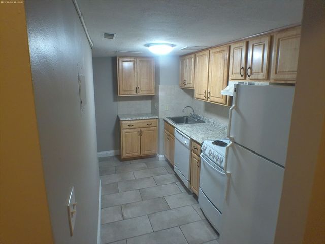 1862 Beacon St 1-B3, Boston, MA 02445