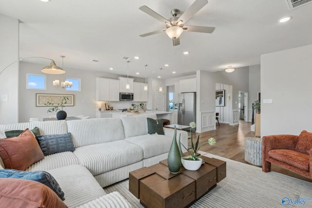 1 Miller Lane, Owens Cross Roads, AL 35763
