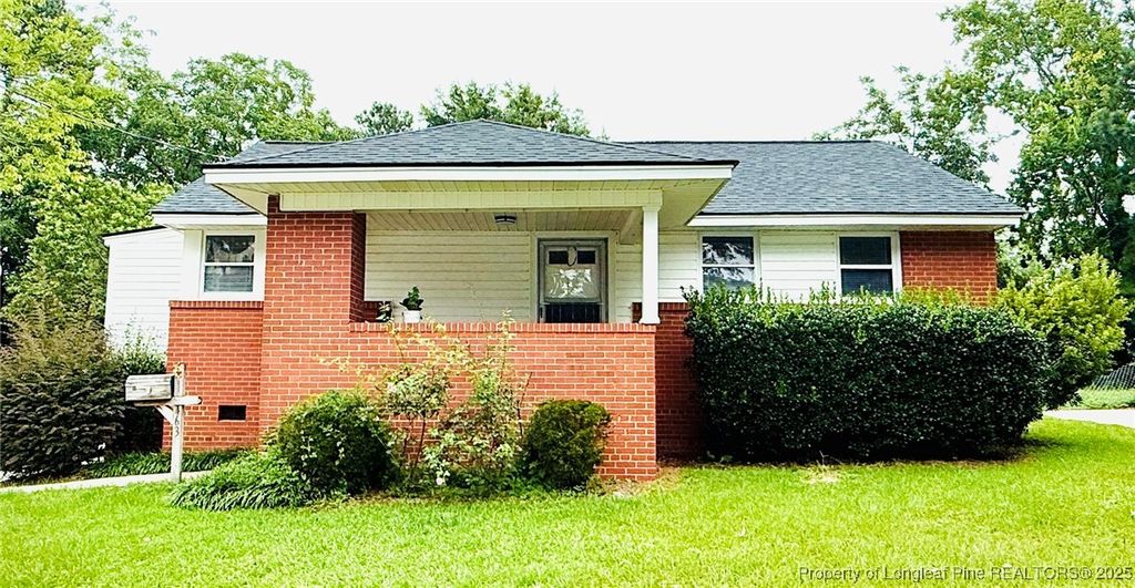 463 McRae Drive, Fayetteville, NC 28305