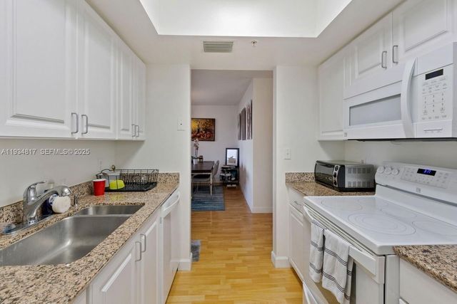 90 Alton Rd 807, Miami Beach, FL 33139