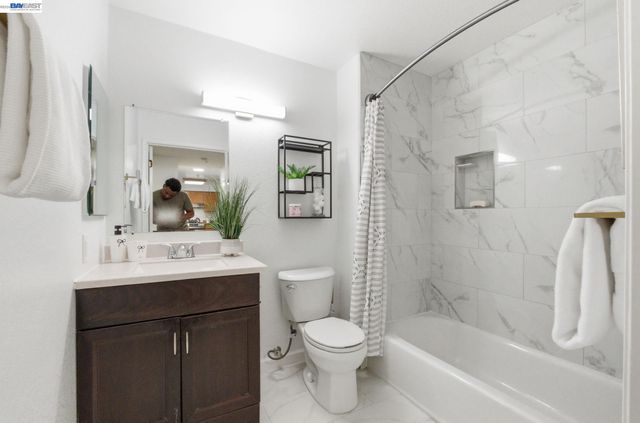 39152 Guardino Dr 203, Fremont, CA 94538