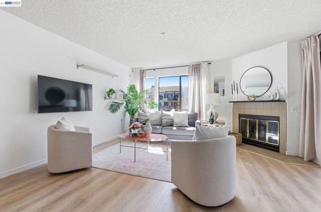 39152 Guardino Dr 203, Fremont, CA 94538