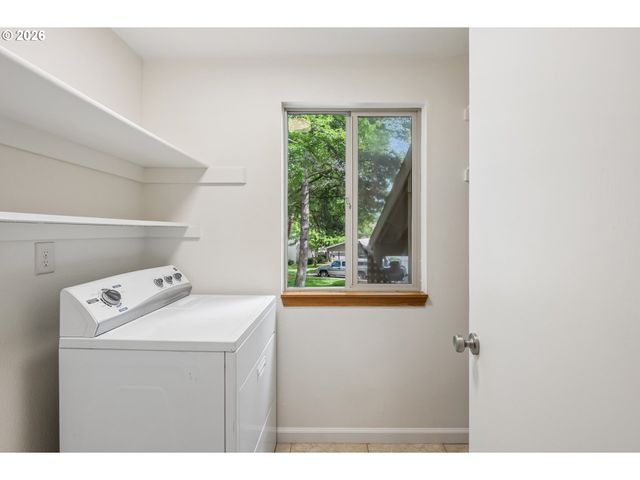 11747 Sw BOONES BEND Dr, Beaverton, OR 97008