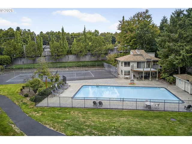 11747 Sw BOONES BEND Dr, Beaverton, OR 97008