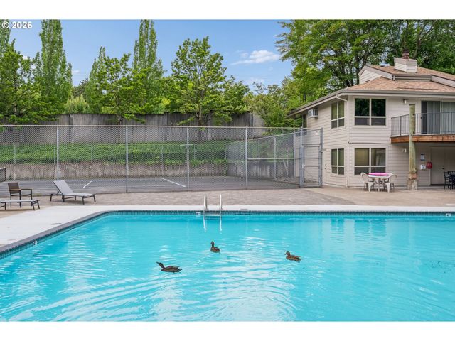 11747 Sw BOONES BEND Dr, Beaverton, OR 97008