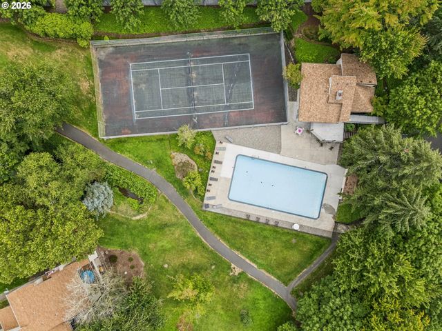 11747 Sw BOONES BEND Dr, Beaverton, OR 97008