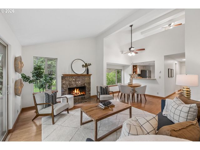 11747 Sw BOONES BEND Dr, Beaverton, OR 97008
