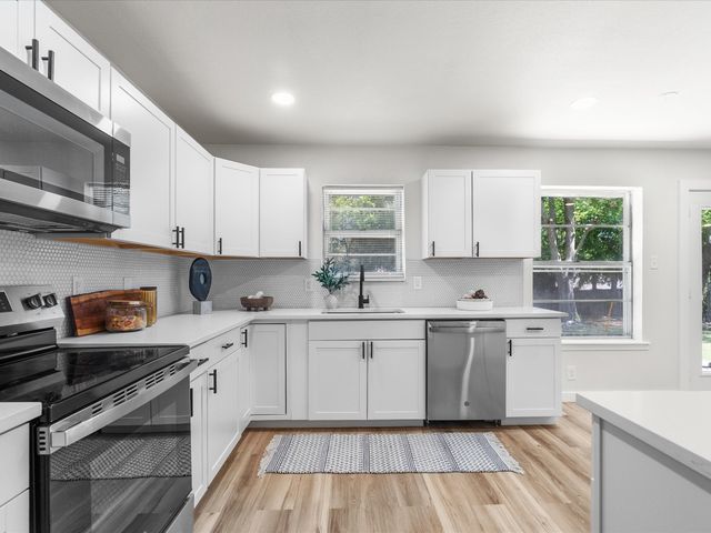 713 Hillside Drive, Sherman, TX 75090