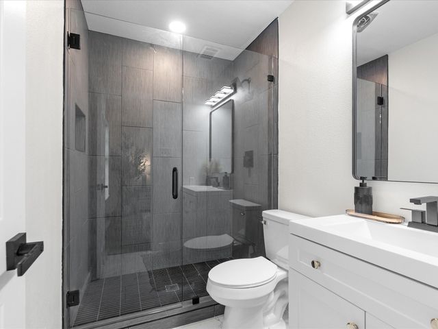 713 Hillside Drive, Sherman, TX 75090