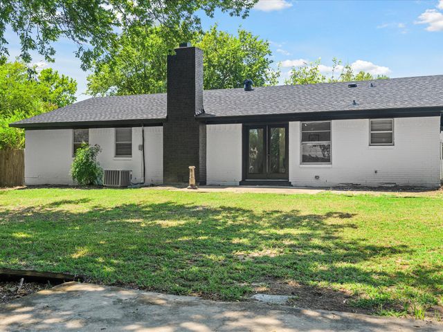 713 Hillside Drive, Sherman, TX 75090