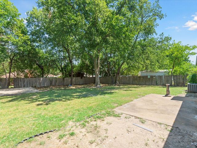 713 Hillside Drive, Sherman, TX 75090