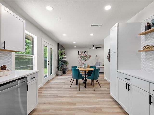 713 Hillside Drive, Sherman, TX 75090