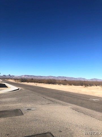 6671 W Brook Drive, Golden Valley, AZ 86413