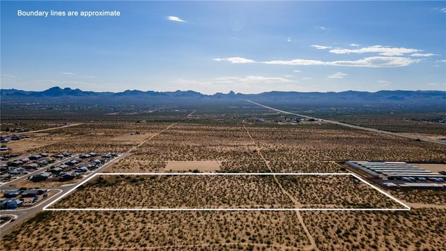 6671 W Brook Drive, Golden Valley, AZ 86413