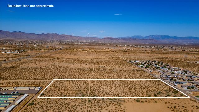 6671 W Brook Drive, Golden Valley, AZ 86413