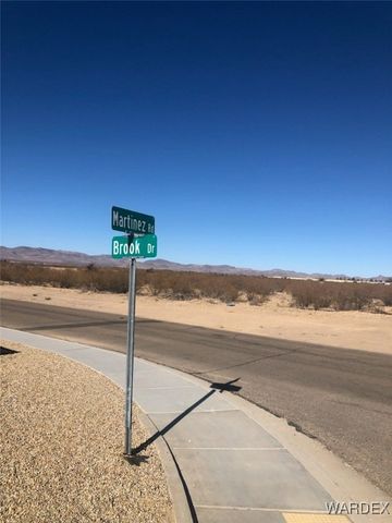 6671 W Brook Drive, Golden Valley, AZ 86413