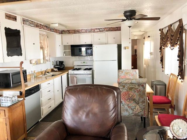 74711 Dillon Rd Spc 323, Desert Hot Springs, CA 92241