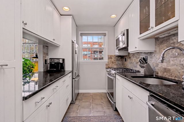 128 Putnam Park 128, Greenwich, CT 06830