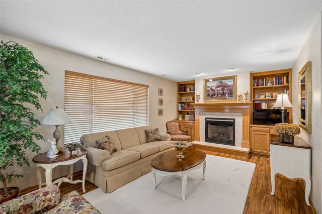 2305 NW Maple Street, Ankeny, IA 50023