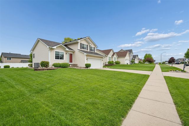 2305 NW Maple Street, Ankeny, IA 50023