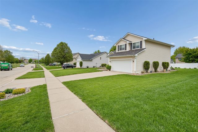 2305 NW Maple Street, Ankeny, IA 50023