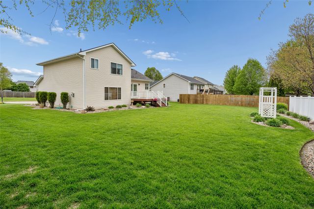 2305 NW Maple Street, Ankeny, IA 50023