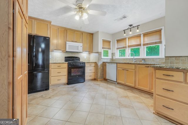 145 Stoneridge Way, Fayetteville, GA 30215