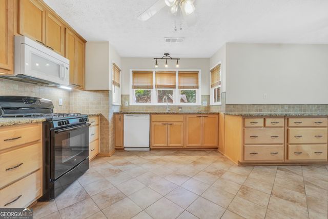 145 Stoneridge Way, Fayetteville, GA 30215