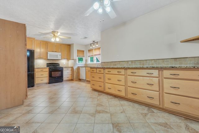 145 Stoneridge Way, Fayetteville, GA 30215