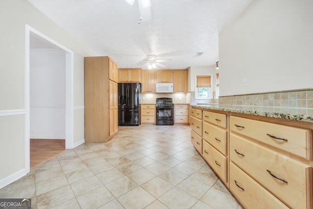 145 Stoneridge Way, Fayetteville, GA 30215