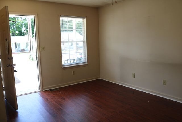 236 M.L.K. Jr Boulevard, Versailles, KY 40383
