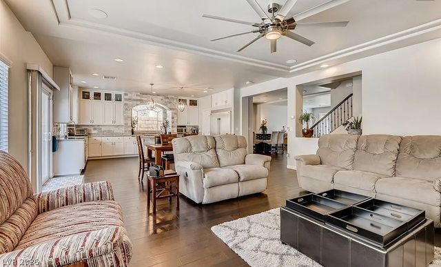 9877 Parador Cellars Court, Las Vegas, NV 89141