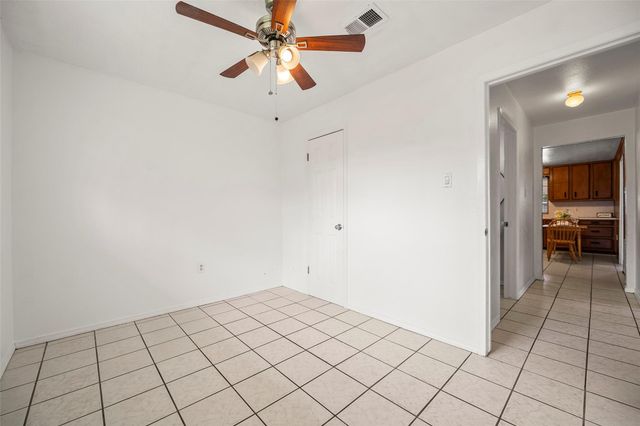 522 Hollyvale Dr, Houston, TX 77060