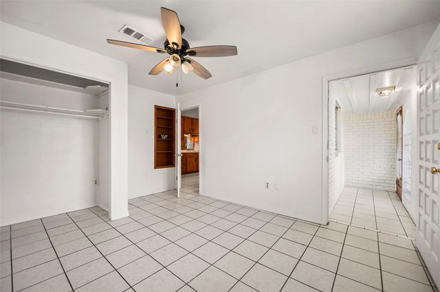 522 Hollyvale Dr, Houston, TX 77060