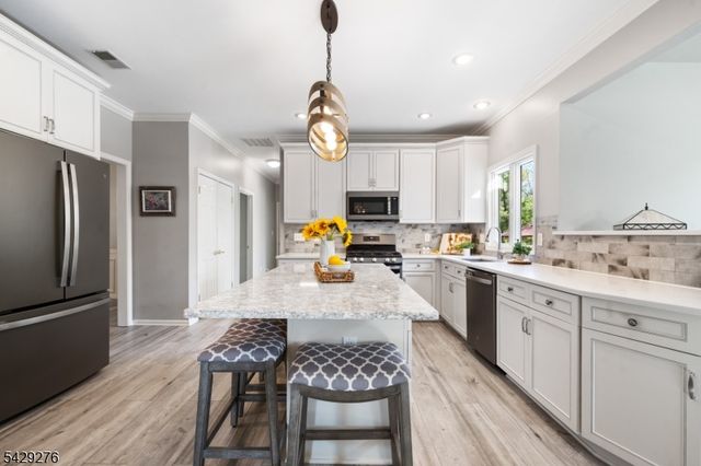 93 Sleepy Hollow Ln, Montgomery Twp., NJ 08502