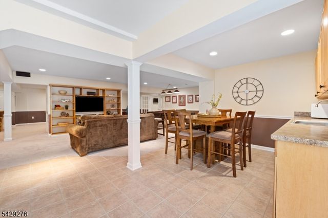 93 Sleepy Hollow Ln, Montgomery Twp., NJ 08502