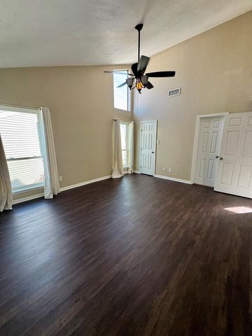 174 April Point Drive N, Conroe, TX 77356