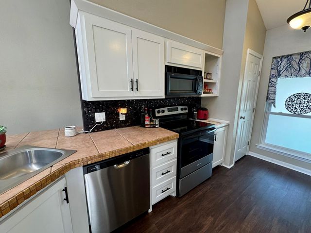 174 April Point Drive N, Conroe, TX 77356