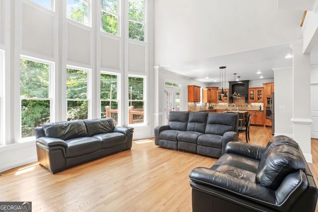 1331 Ashbury Park Drive, Hoschton, GA 30548