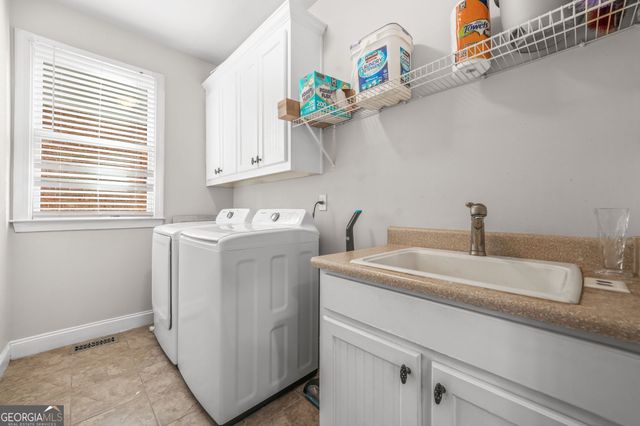 1331 Ashbury Park Drive, Hoschton, GA 30548