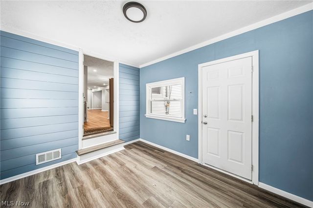 27843 Southern Avenue, North Olmsted, OH 44070