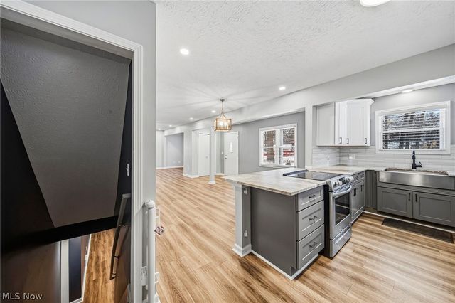 27843 Southern Avenue, North Olmsted, OH 44070