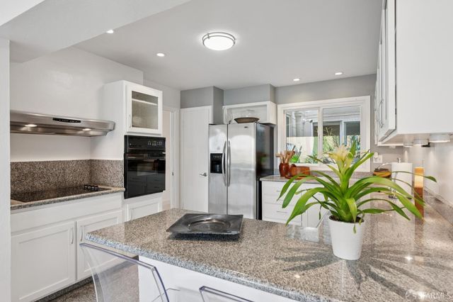 136 Clifford Terrace, San Francisco, CA 94117