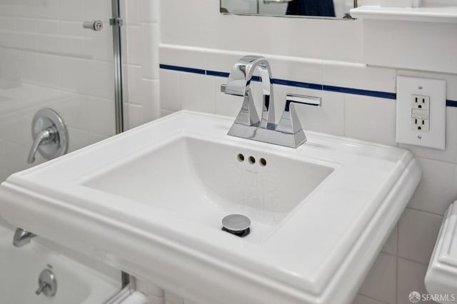 136 Clifford Terrace, San Francisco, CA 94117