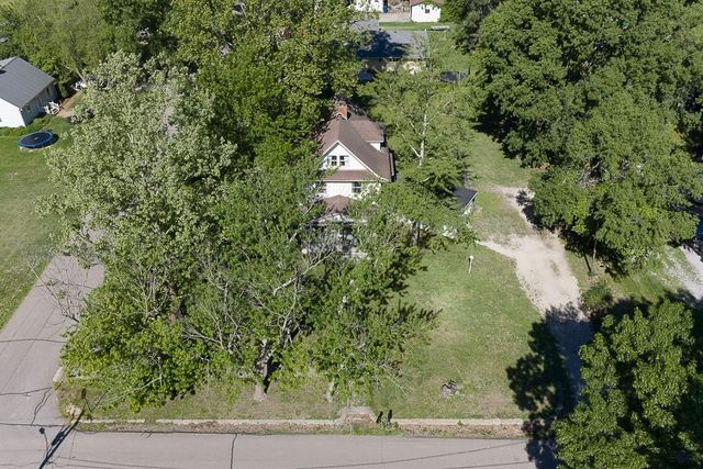 820 Union Street, Oskaloosa, KS 66066