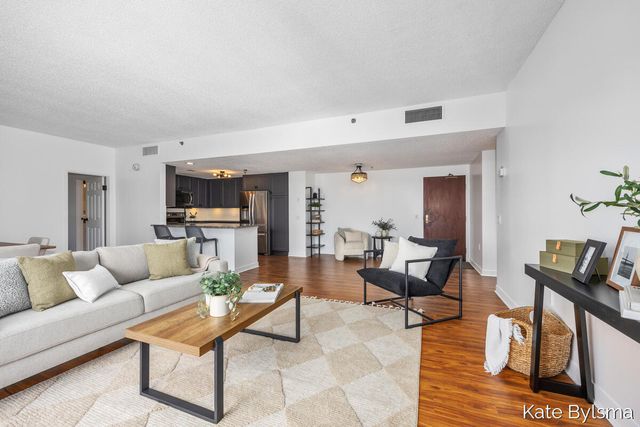 33 Campau Circle Nw, City Of Grand Rapids, MI 49503