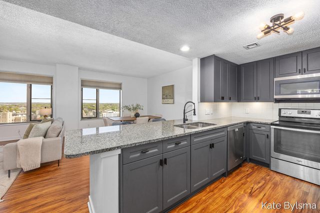 33 Campau Circle Nw, City Of Grand Rapids, MI 49503