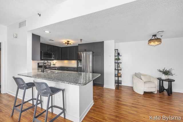 33 Campau Circle Nw, City Of Grand Rapids, MI 49503